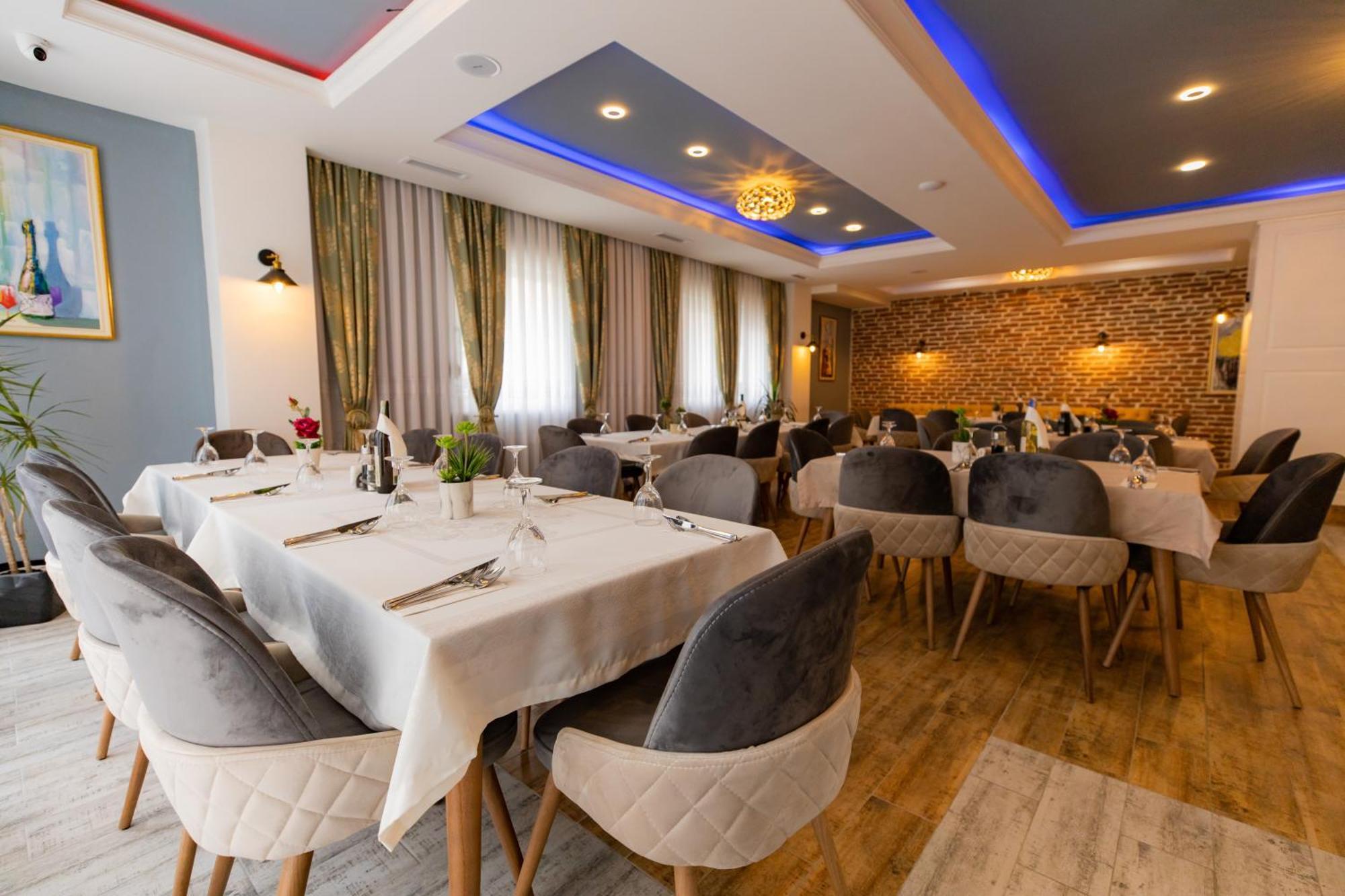 Dodona Aparthotel In Prishtina Pristina Exterior photo