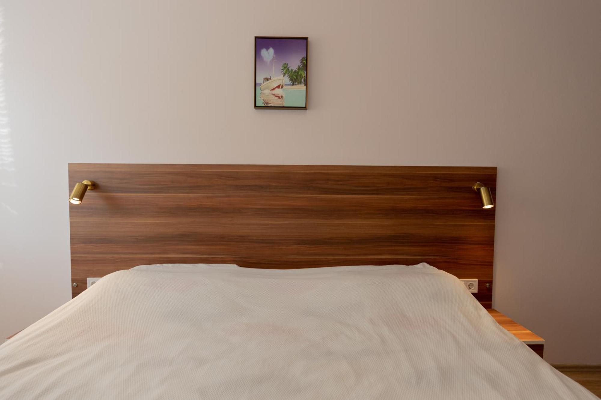 Dodona Aparthotel In Prishtina Pristina Room photo