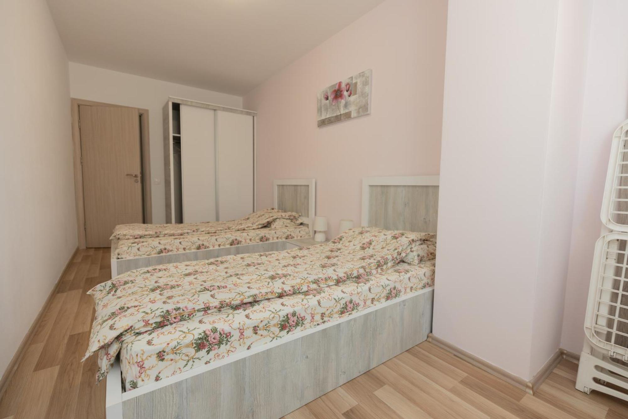 Dodona Aparthotel In Prishtina Pristina Room photo